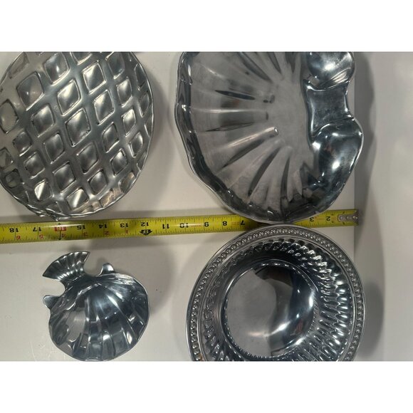 Lot of 3 Serving Platters. Wilton Armetale Pineapple Dish 13 inch. - Picture 8 of 9